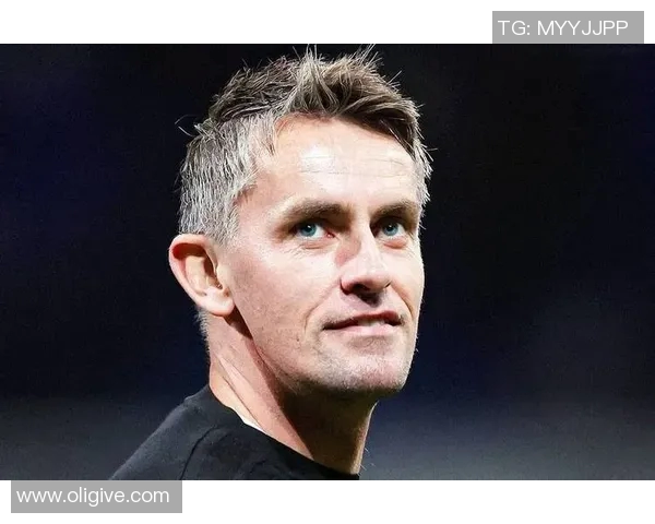 英超南安普顿前主教练的离任原因与影响